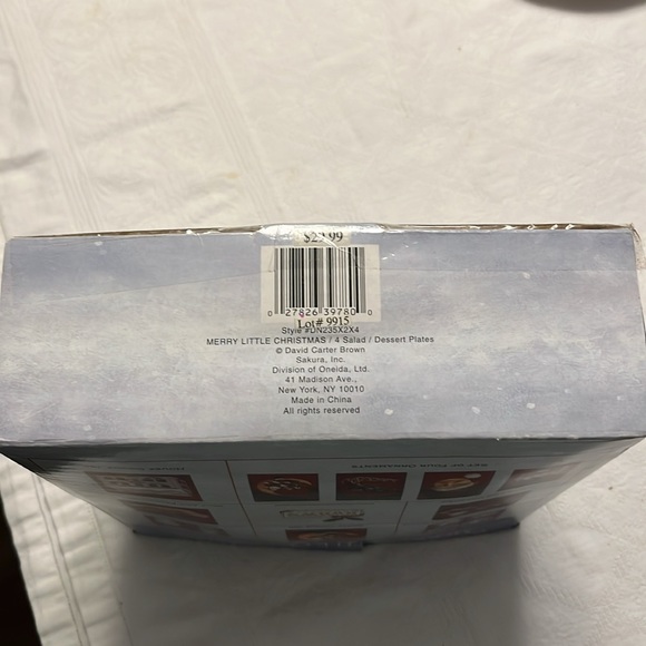 Christmas Themed Decorative Plates Set - Picture 5 of 12